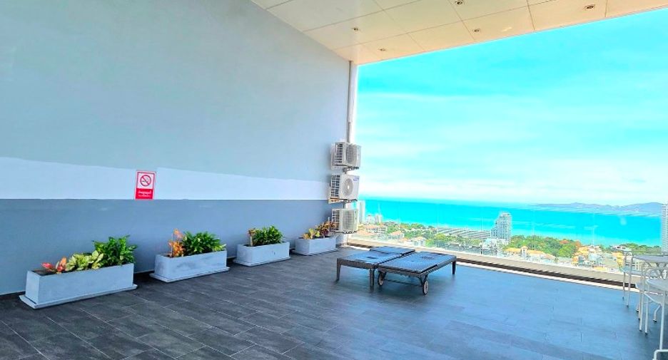À vendre 2 chambres condo à Pratumnak, Pattaya