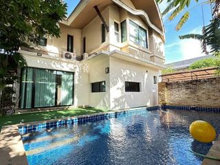 Casa en alquiler de 3 habitaciones en Bang Lamung, Chonburi