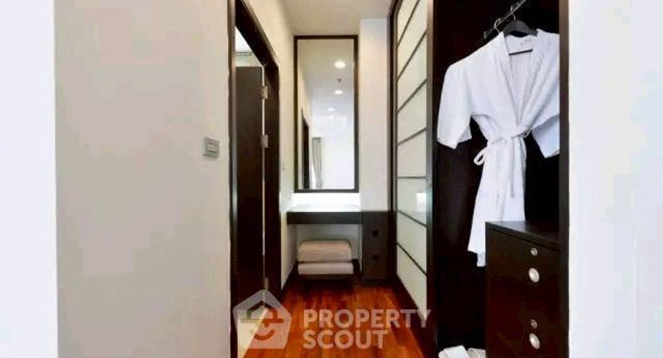 For rent 3 bedrooms apartment in Watthana, Bangkok