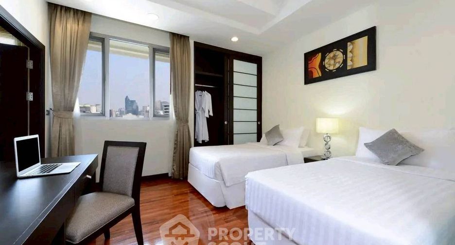 For rent 3 bedrooms apartment in Watthana, Bangkok