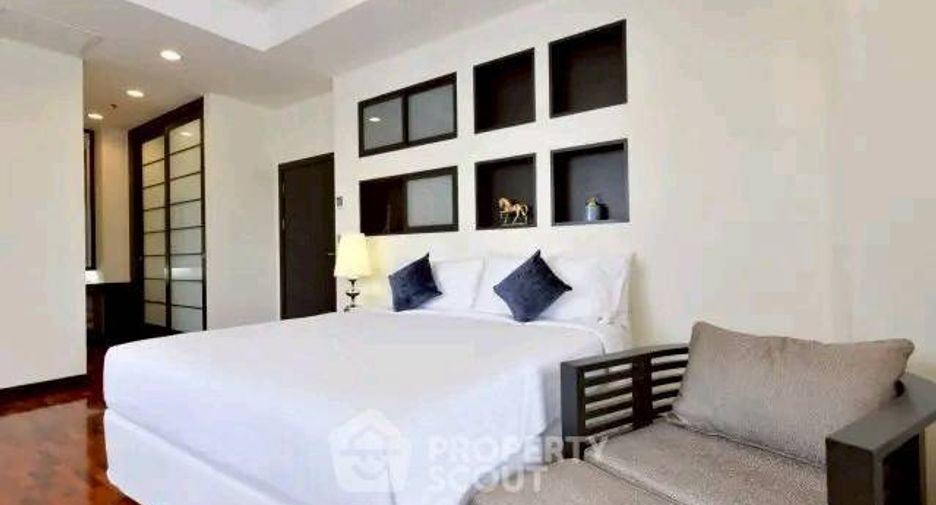 For rent 3 bedrooms apartment in Watthana, Bangkok