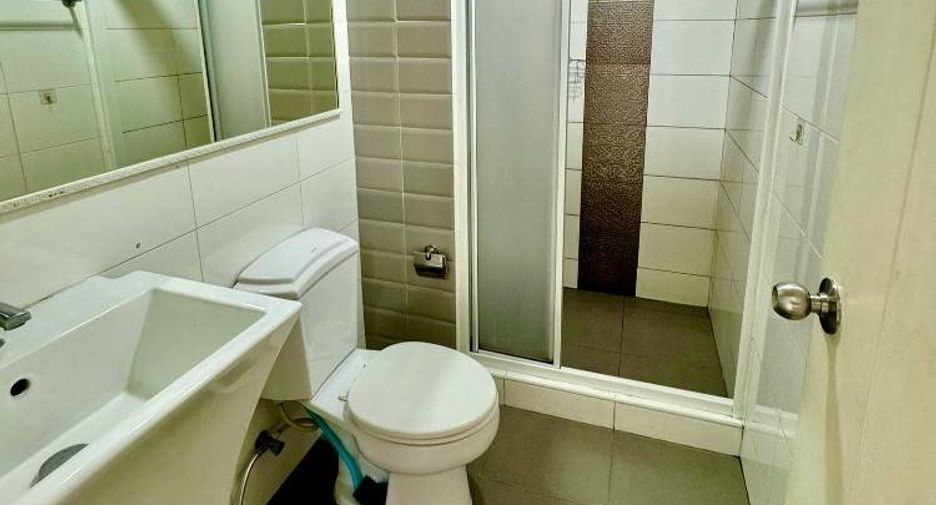 For sale 2 bedrooms condo in Khlong Toei, Bangkok