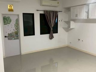 For sale 2 bedrooms townhouse in Rat Burana, Bangkok