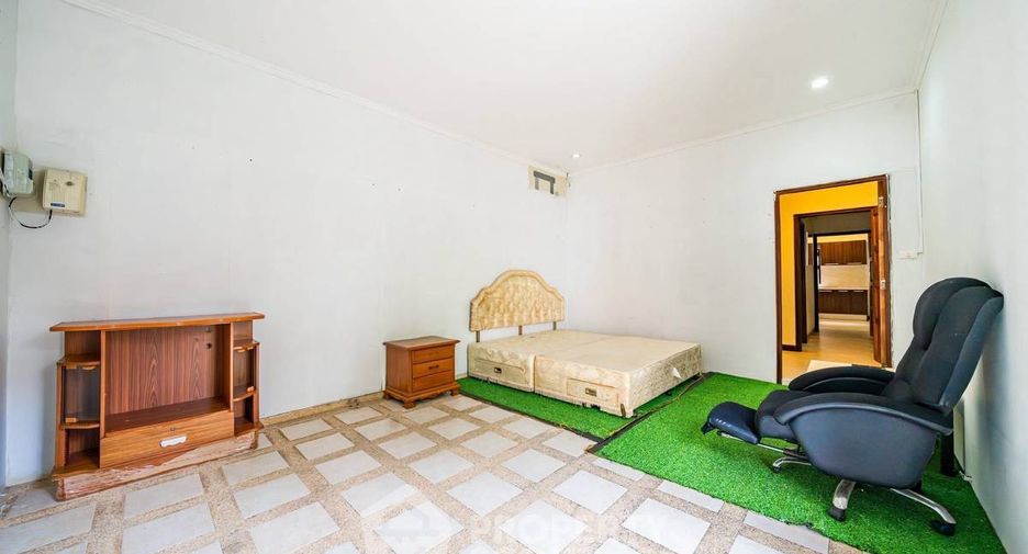 À vendre 4 chambres maison à Pratumnak, Pattaya
