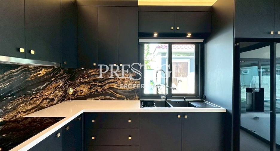 For sale 3 bedrooms house in Huay Yai, Pattaya