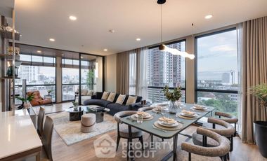 For sale 3 ベッドルーム condo in Sathon, Bangkok