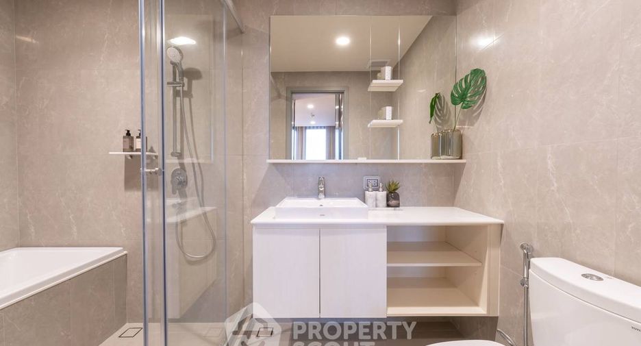 For sale 3 bedrooms condo in Sathon, Bangkok