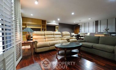 For sale 3 bedrooms condo in Watthana, Bangkok