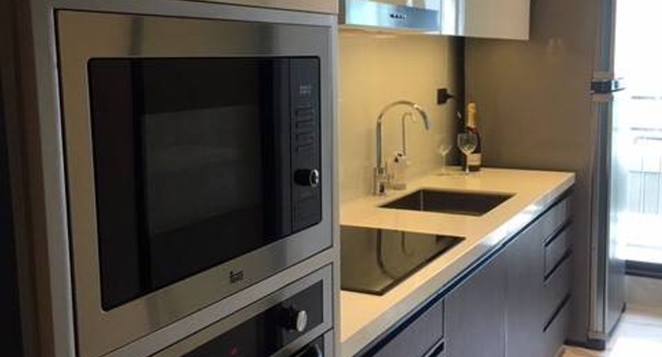 For sale 3 ベッドルーム condo in Khlong Toei, Bangkok