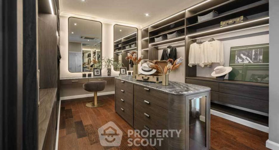 For sale 4 bedrooms house in Bang Khae, Bangkok