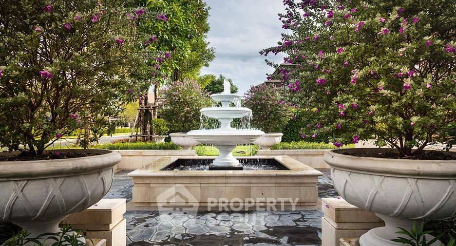 For sale 4 bedrooms house in Taling Chan, Bangkok