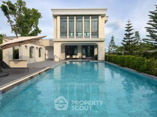 For sale 4 bedrooms house in Khlong Sam Wa, Bangkok