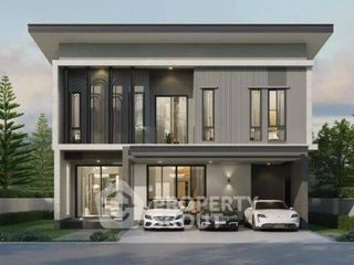 For sale 4 bedrooms house in Saphan Sung, Bangkok
