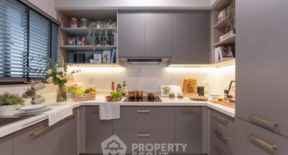 For sale 4 bedrooms house in Sai Mai, Bangkok