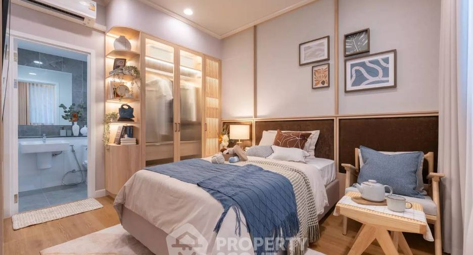 For sale 4 bedrooms house in Sai Mai, Bangkok