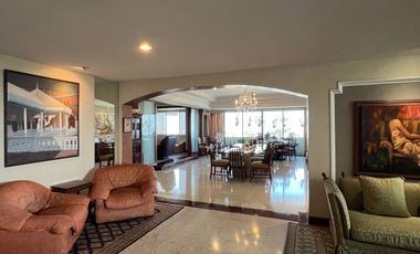 For sale 4 bedrooms condo in Watthana, Bangkok