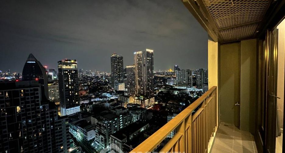 For sale 2 bedrooms condo in Phaya Thai, Bangkok