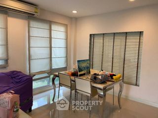 For sale 4 bedrooms house in Khan Na Yao, Bangkok