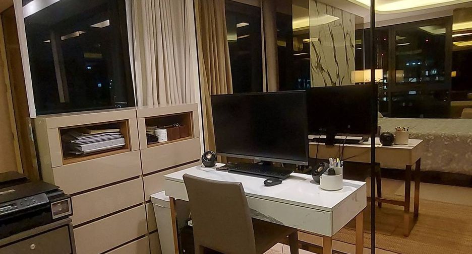 For sale 1 bed condo in Ratchathewi, Bangkok