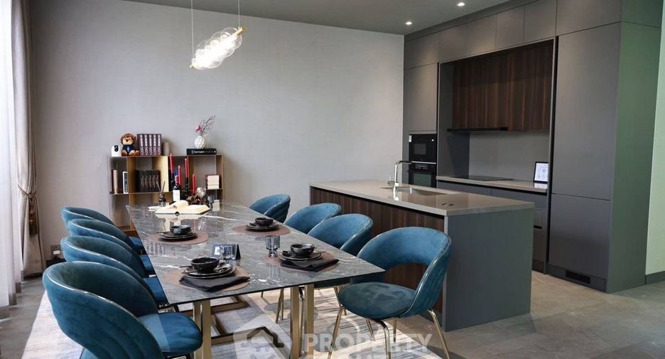 For sale 4 bedrooms villa in Don Mueang, Bangkok