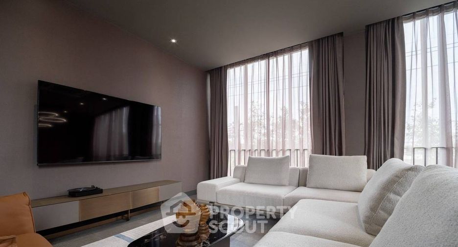 For sale 3 bedrooms villa in Don Mueang, Bangkok