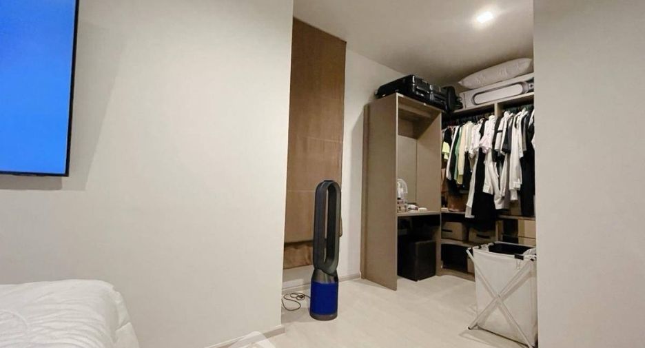 For sale 2 bedrooms condo in Khlong Toei, Bangkok