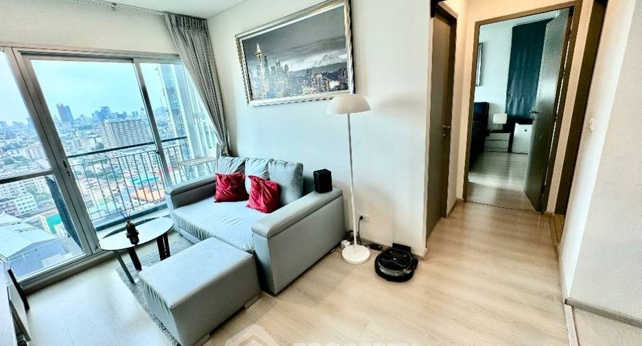 For sale 2 bedrooms condo in Huai Khwang, Bangkok