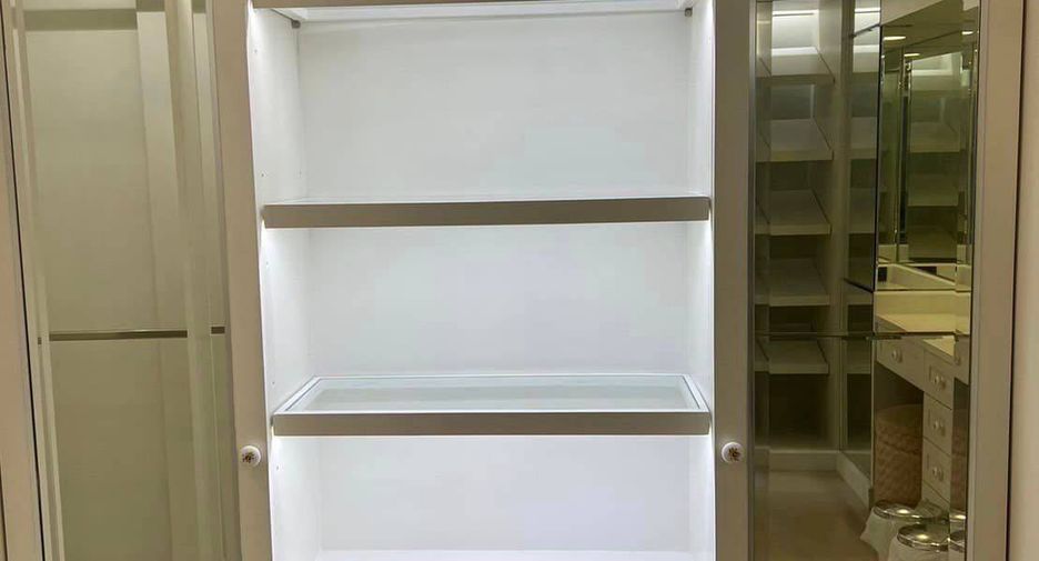 For sale 3 bedrooms condo in Bang Na, Bangkok