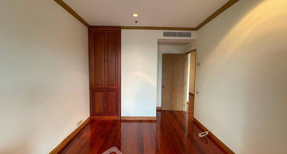 For sale 2 bedrooms condo in Khlong San, Bangkok