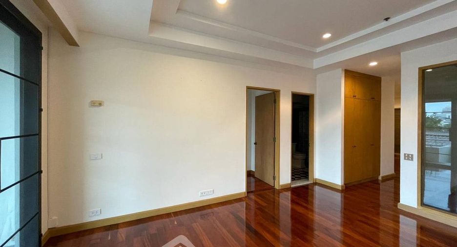For sale 2 bedrooms condo in Khlong San, Bangkok