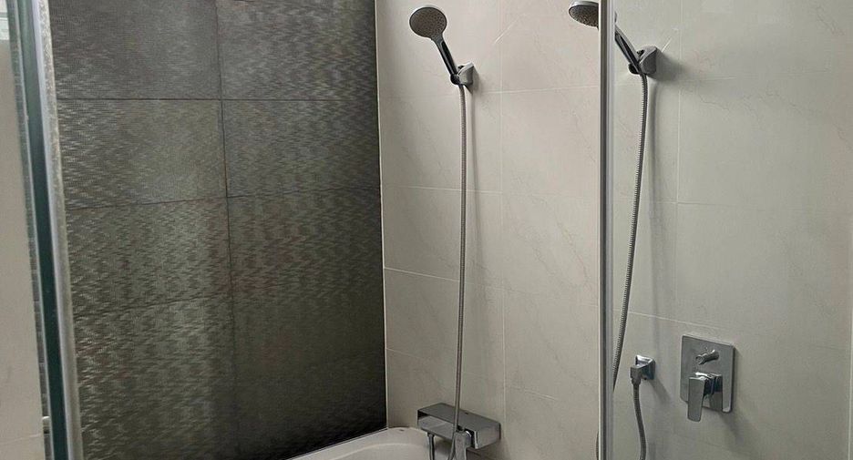 For sale 3 bedrooms condo in Phra Khanong, Bangkok