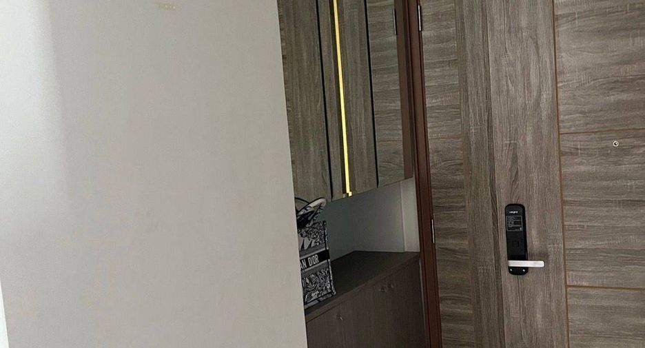 For sale 3 bedrooms condo in Phra Khanong, Bangkok