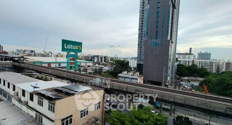 For sale 2 bedrooms condo in Phra Khanong, Bangkok
