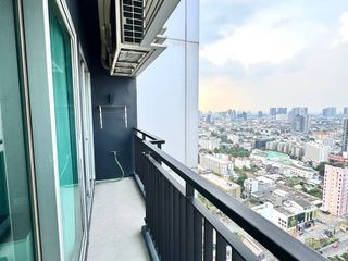 For sale 2 bedrooms condo in Huai Khwang, Bangkok