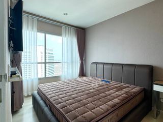 For sale 2 bedrooms condo in Huai Khwang, Bangkok