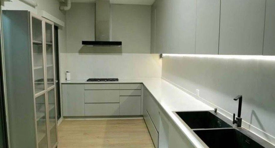 Casa adosada en venta de 3 habitaciones en Suan Luang, Bangkok