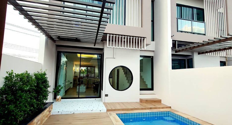 Casa adosada en venta de 3 habitaciones en Sattahip, Chonburi