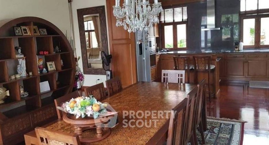 Haus zum Kauf mit 4 Zimmer in Sattahip, Chonburi