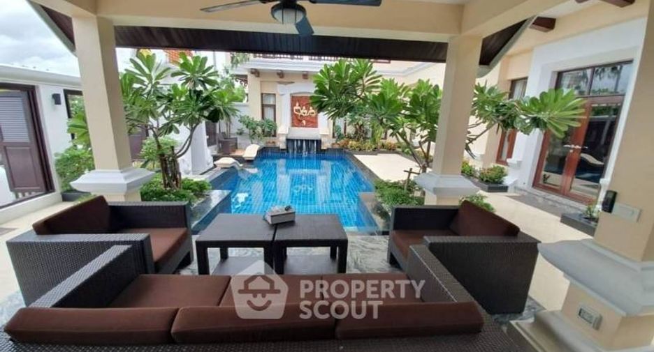 Haus zum Kauf mit 4 Zimmer in Sattahip, Chonburi