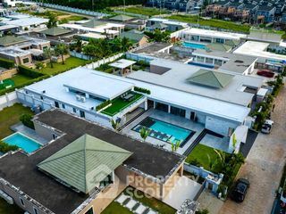 For sale 6 bedrooms villa in Bang Lamung, Chonburi