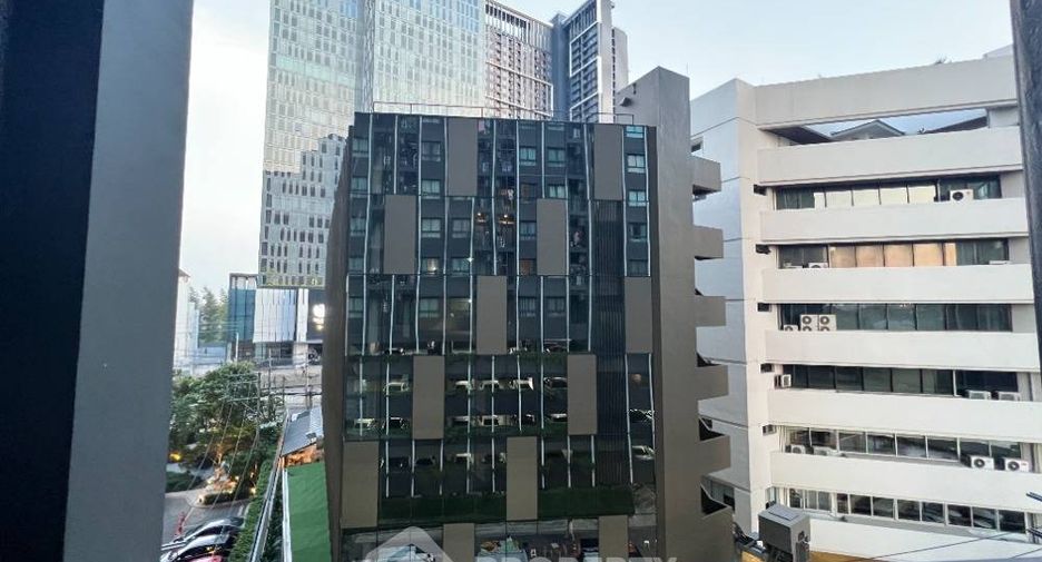 For sale 1 bed condo in Huai Khwang, Bangkok