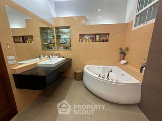 For sale 3 bedrooms villa in Bang Lamung, Chonburi