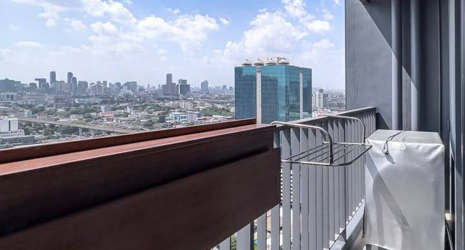 For sale 2 bedrooms condo in Watthana, Bangkok
