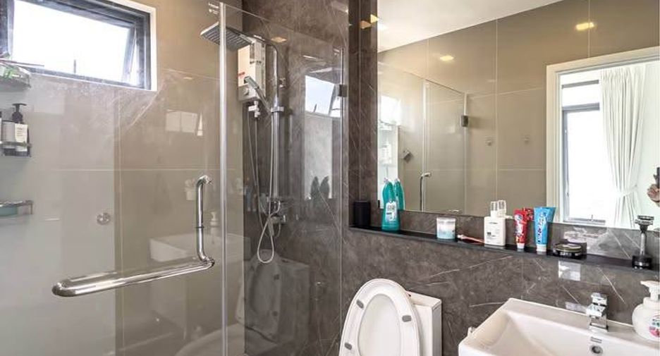 For sale 2 bedrooms condo in Watthana, Bangkok