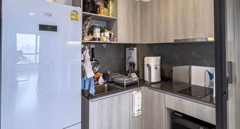 For sale 2 bedrooms condo in Watthana, Bangkok