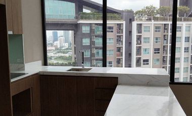 For sale 2 bedrooms condo in Huai Khwang, Bangkok