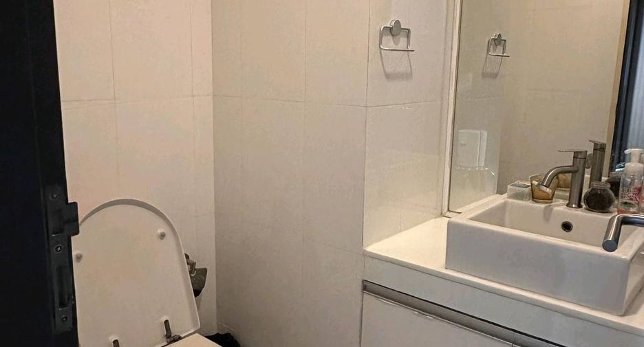 For sale 1 bed condo in Wang Thonglang, Bangkok