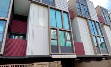 À vendre 3 chambres maison à Suan Luang, Bangkok