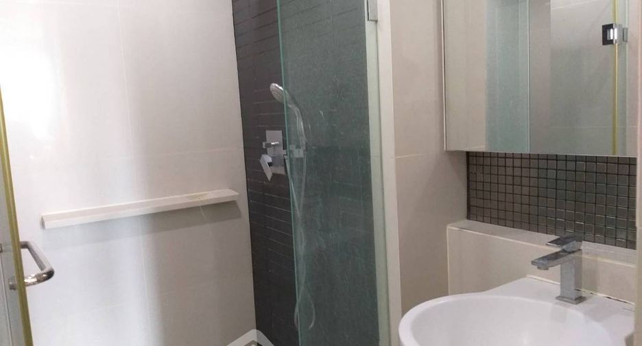For sale 1 bed condo in Phra Khanong, Bangkok