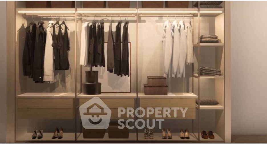 For sale 4 bedrooms townhouse in Yan Nawa, Bangkok